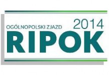 Informacje dla dekarza, cieśli, blacharza, architekta, projektanta, konserwatora i inwestora. Błędy, usterki, wilgoć i zacieki. Budowa, remonty i naprawy. Dachy płaskie, zielone i skośne. Dachówki, blachodachówki, łupek, gont, folie, papy, blachy. Konstrukcje, materiały, wykonawstwo. Więźba dachowa, drewno i prefabrykaty. Kominy i obróbki. Okna dachowe. Narzędzia i urządzenia. Izolacje i wentylacja.